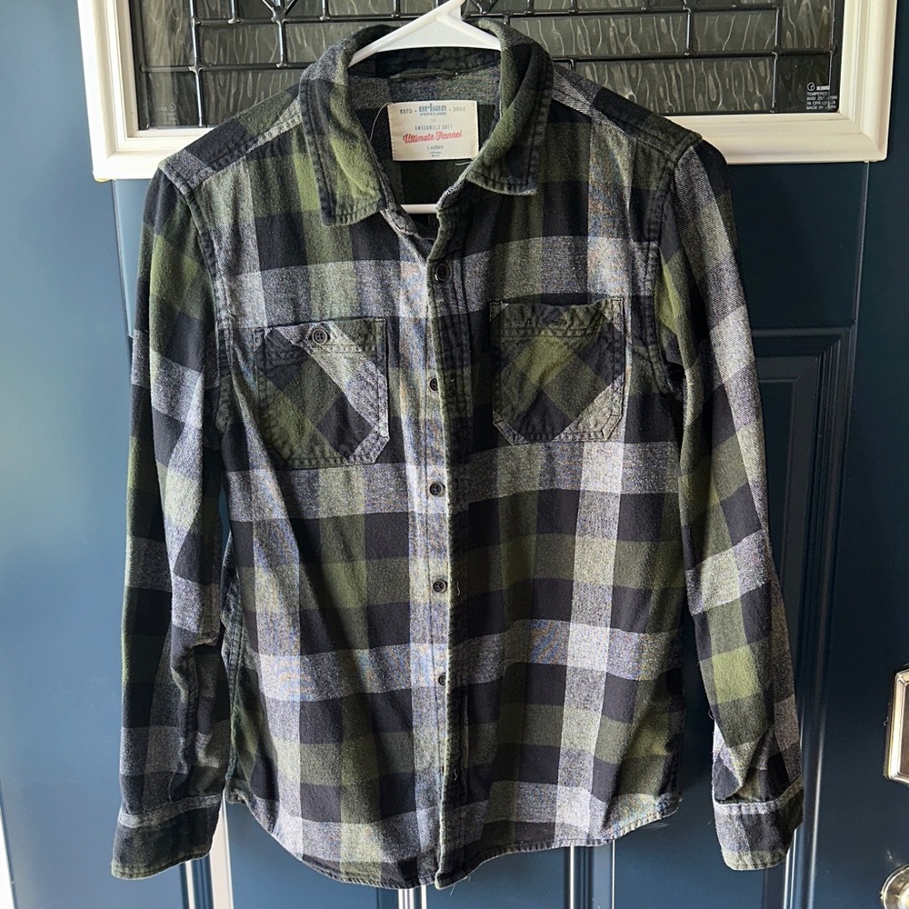Urban Pipeline flannel Green and Black Checkered Shirt